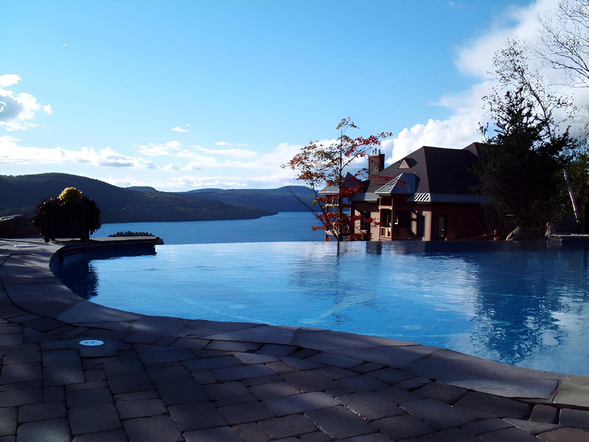 Luxurious Equinoxe Ski-In/Ski-Out Mont-Tremblant Exterior photo